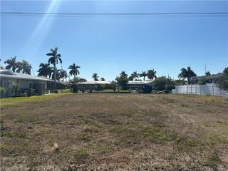 1930 SE 37th ST, Cape Coral, FL 33904