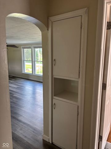 7150 W 450 S, Columbus, IN 47201