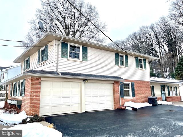 3206 BOWMAN RD, Lancaster, PA 17601