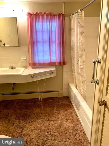 3206 BOWMAN RD, Lancaster, PA 17601