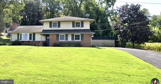 3206 BOWMAN RD, Lancaster, PA 17601
