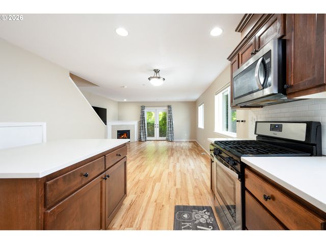 12619 Se LYDIA Ct, Portland, OR 97236