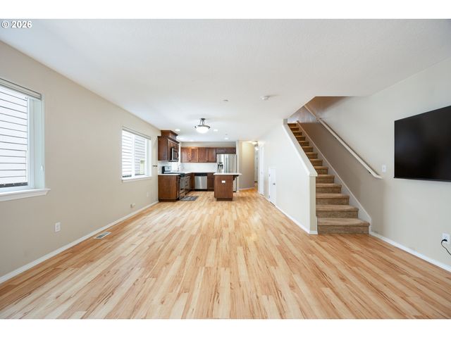 12619 Se LYDIA Ct, Portland, OR 97236