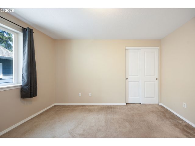 12619 Se LYDIA Ct, Portland, OR 97236