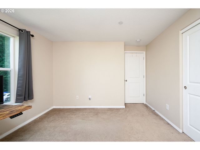 12619 Se LYDIA Ct, Portland, OR 97236