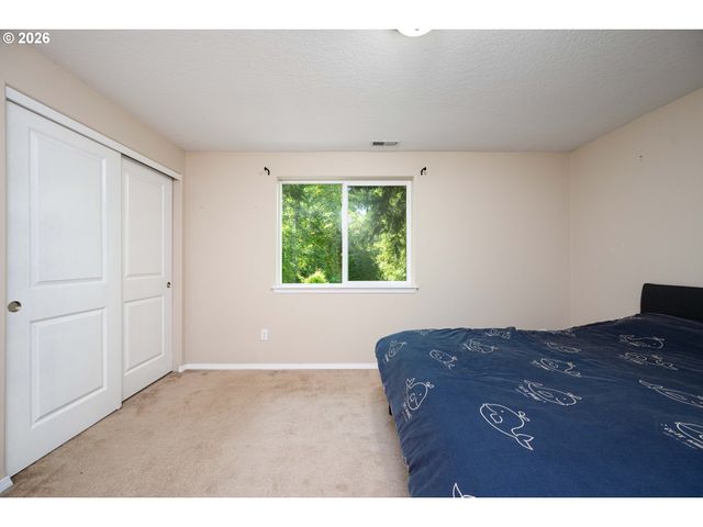12619 Se LYDIA Ct, Portland, OR 97236