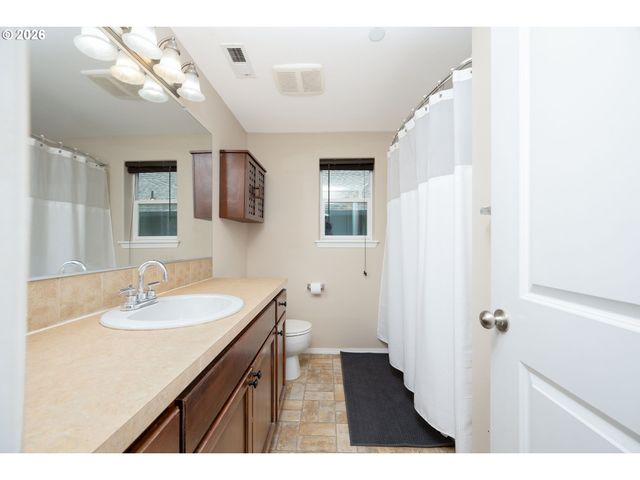 12619 Se LYDIA Ct, Portland, OR 97236