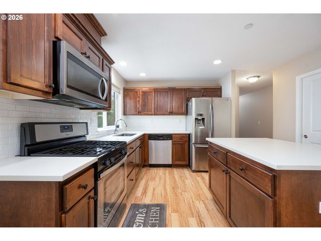 12619 Se LYDIA Ct, Portland, OR 97236