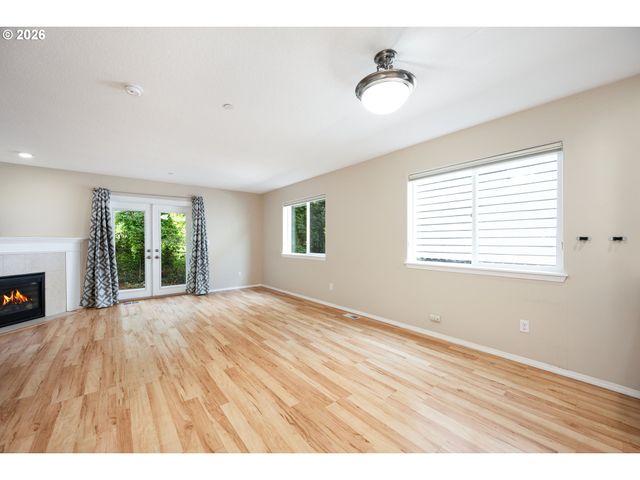 12619 Se LYDIA Ct, Portland, OR 97236