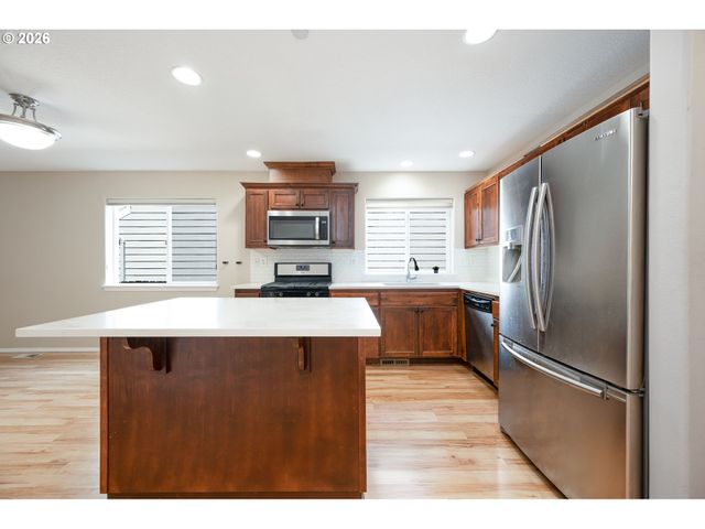 12619 Se LYDIA Ct, Portland, OR 97236