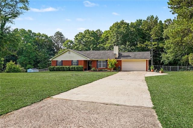 317 Creek Side Court, Mcdonough, GA 30252