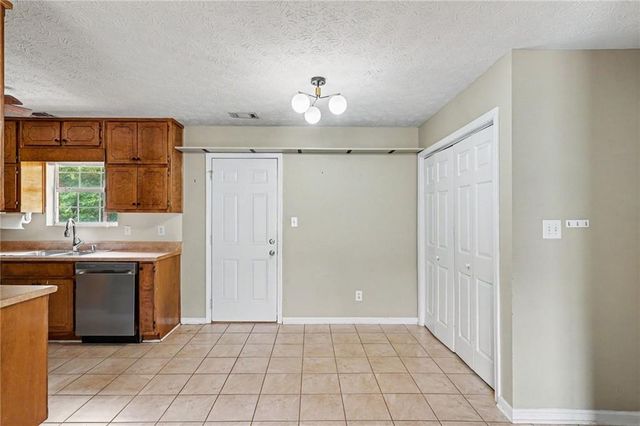 317 Creek Side Court, Mcdonough, GA 30252