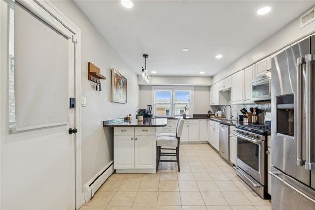 4501 N CENTRAL Avenue 301, Chicago, IL 60630