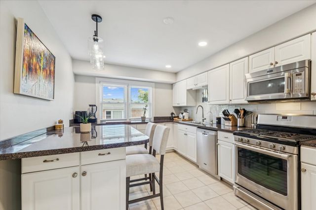 4501 N CENTRAL Avenue 301, Chicago, IL 60630