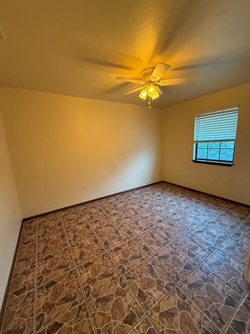1441 E Hidden Acres Rd, Kerrville, TX 78028