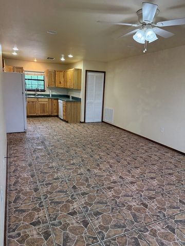 1441 E Hidden Acres Rd, Kerrville, TX 78028