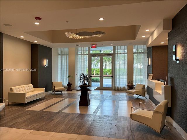7661 NW 107th Avenue 202, Doral, FL 33178
