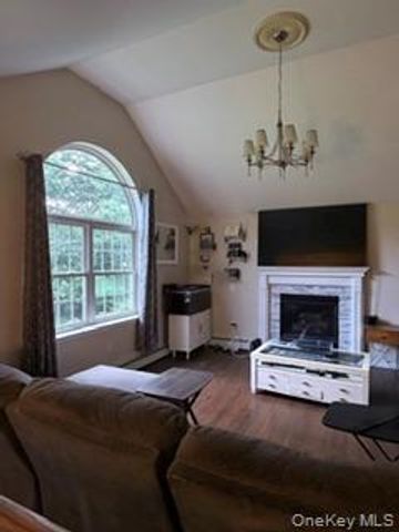 86 Maples Road, Middletown, NY 10940