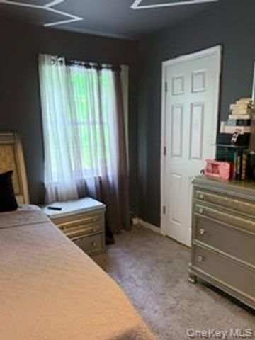 86 Maples Road, Middletown, NY 10940