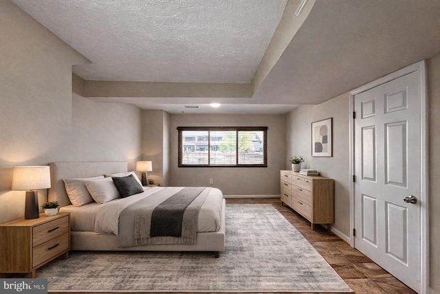 1754 POWDER HORN TER, Woodbridge, VA 22191