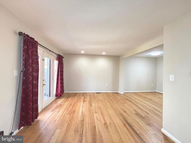 1754 POWDER HORN TER, Woodbridge, VA 22191