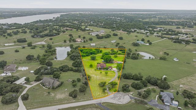 1914 Bentwater Parkway, Granbury, TX 76049
