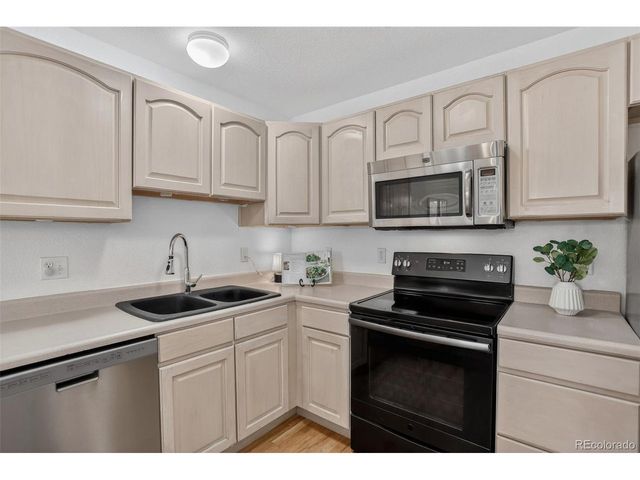 792 Gateway Cir, Lafayette, CO 80026