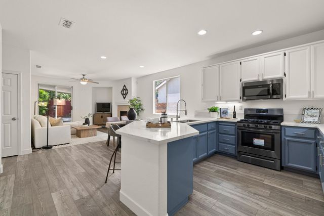 2155 Hearst St, West Sacramento, CA 95691