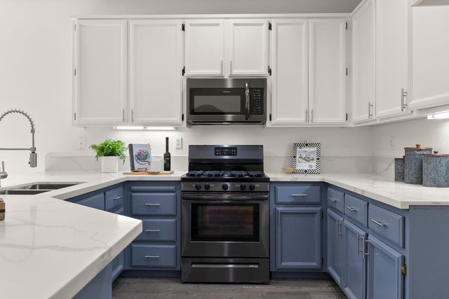 2155 Hearst St, West Sacramento, CA 95691