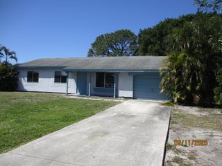 3226 SW Ronlea Place, Port St Lucie, FL 34953