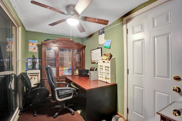 251 W Hemingway Cir, Margate, FL 33063