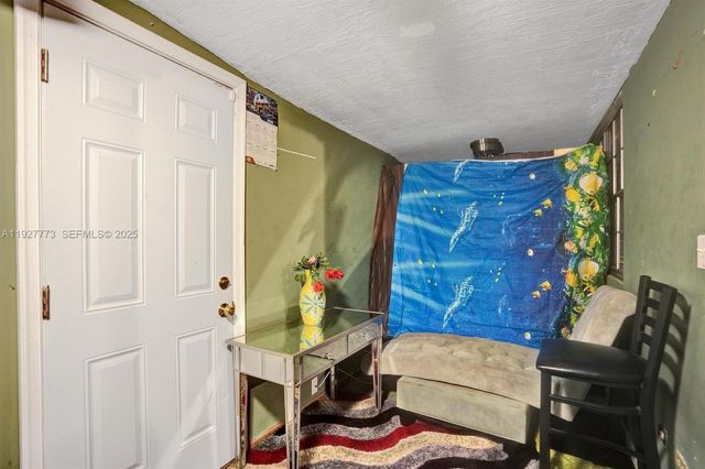 251 W Hemingway Cir, Margate, FL 33063