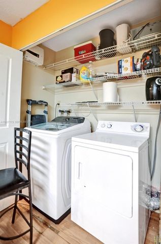 251 W Hemingway Cir, Margate, FL 33063