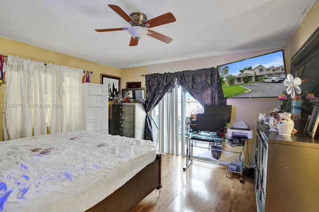 251 W Hemingway Cir, Margate, FL 33063