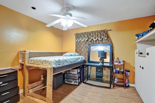 251 W Hemingway Cir, Margate, FL 33063