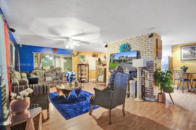 251 W Hemingway Cir, Margate, FL 33063