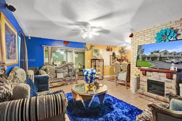 251 W Hemingway Cir, Margate, FL 33063