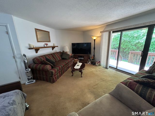 184 Concord Court 184, Beacon Falls, CT 06403