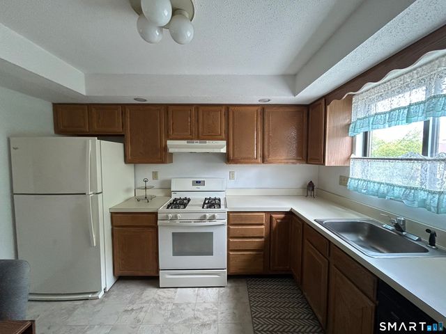 184 Concord Court 184, Beacon Falls, CT 06403
