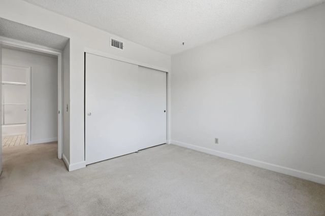 5649 Lake Park 301, La Mesa, CA 91942
