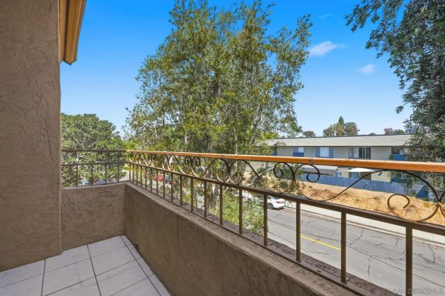 5649 Lake Park 301, La Mesa, CA 91942