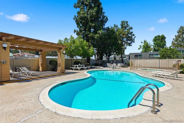 5649 Lake Park 301, La Mesa, CA 91942