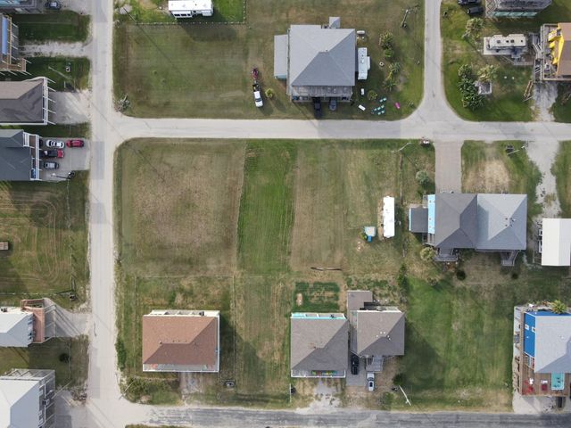 1110 Gulfview Road, Bolivar Peninsula, TX 77650