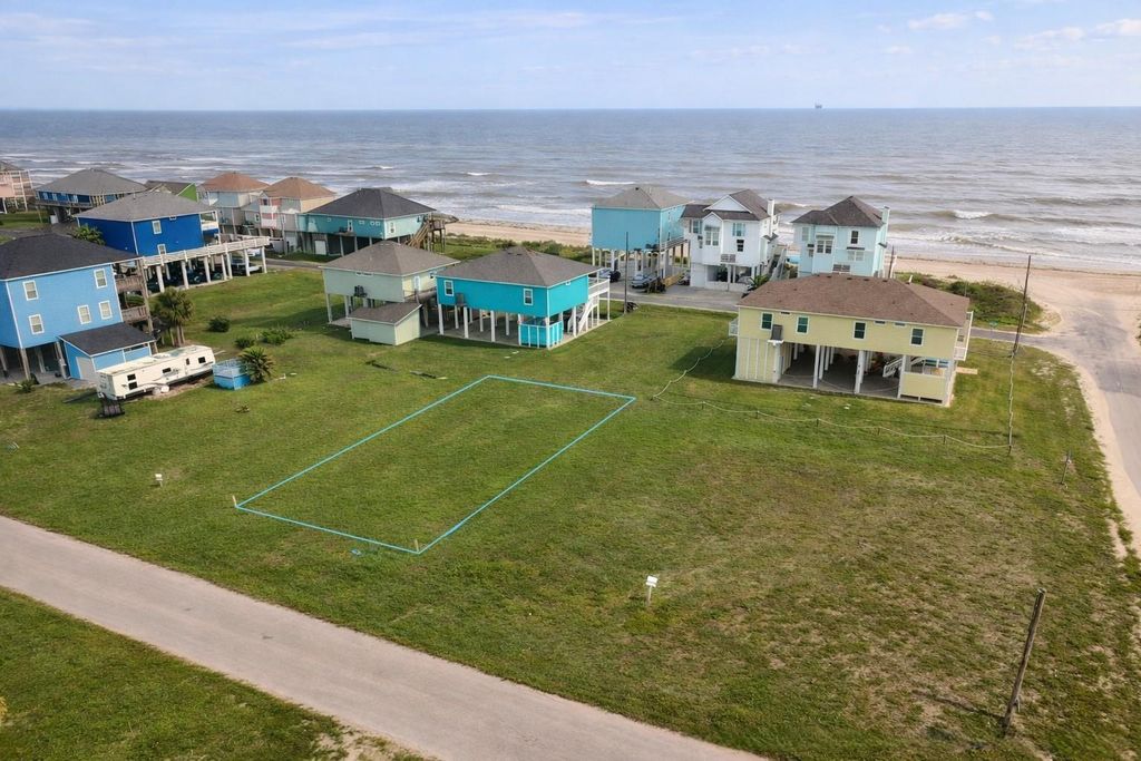 1110 Gulfview Road, Bolivar Peninsula, TX 77650