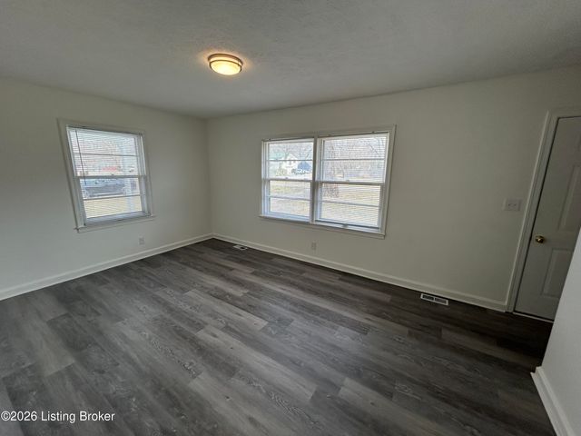 7100 Daisy Ave, Louisville, KY 40258