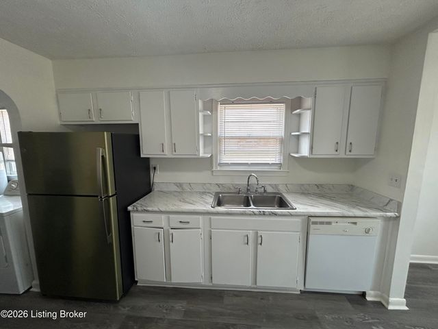 7100 Daisy Ave, Louisville, KY 40258