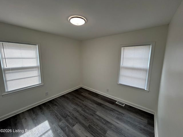 7100 Daisy Ave, Louisville, KY 40258