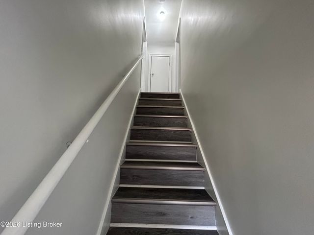 7100 Daisy Ave, Louisville, KY 40258