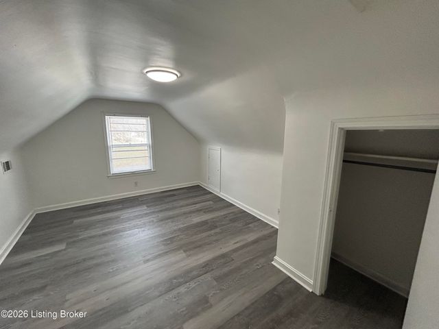 7100 Daisy Ave, Louisville, KY 40258