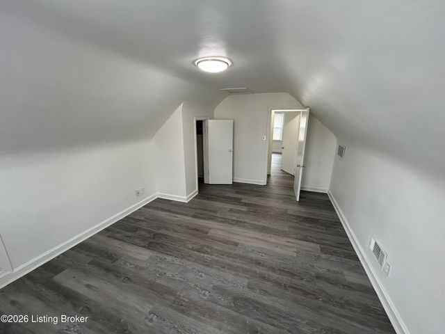 7100 Daisy Ave, Louisville, KY 40258